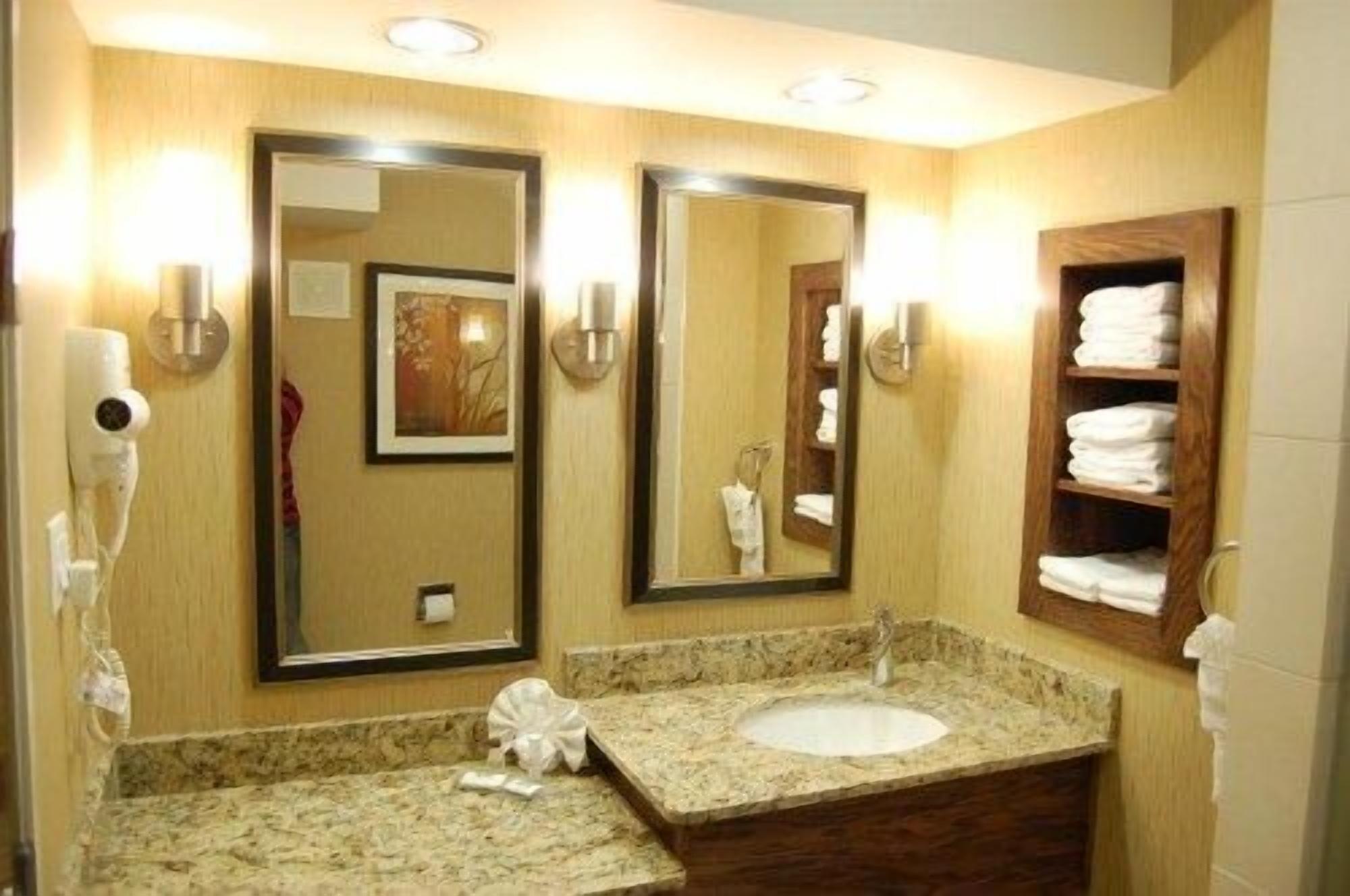 فندق وسبا لوكس، تريدمارك كولكشن باي ويندهام أرلينغتون المظهر الخارجي الصورة
